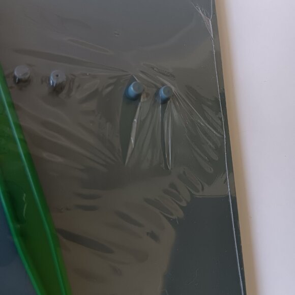 Darice Plastic Canvas Cutting Workshop 14" x 11" + 10 Sheets Clear Plastic Canva - Picture 8 of 11